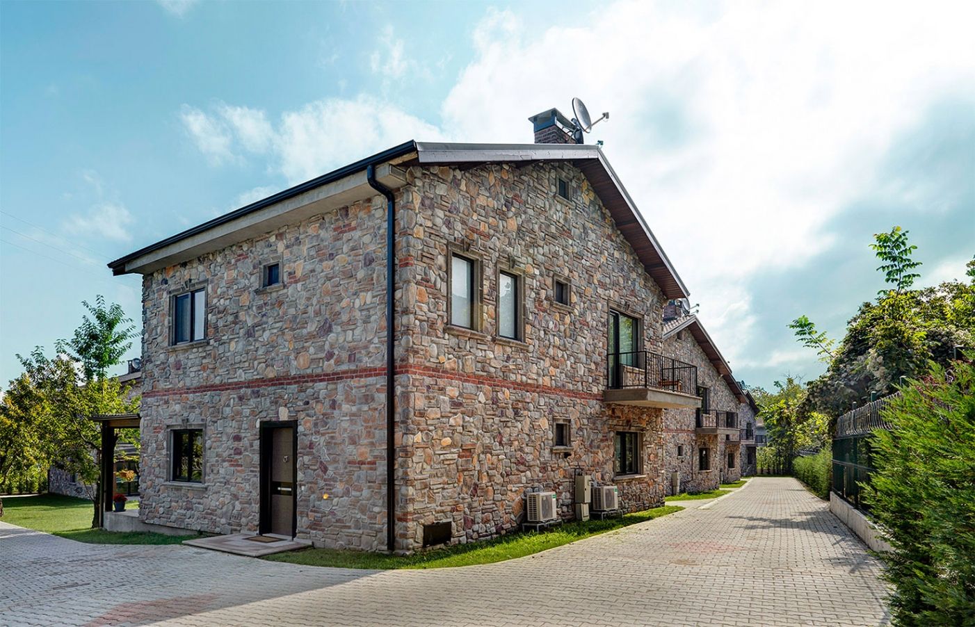 Dış cephe taş kaplama uygulaması 120 - Çeçen Stone