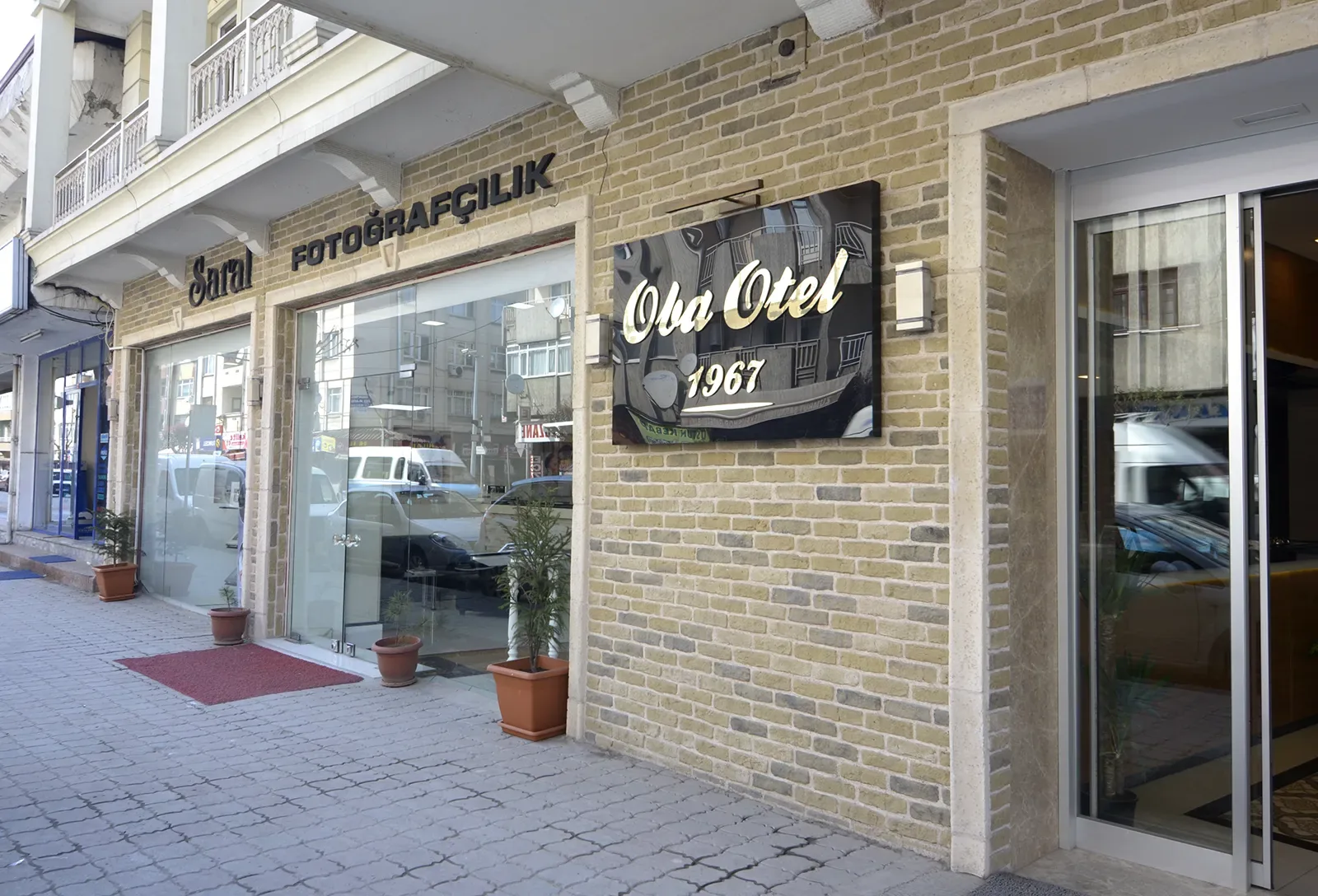 Kurumsal mekan taş kaplama uygulaması 129 - Çeçen Stone